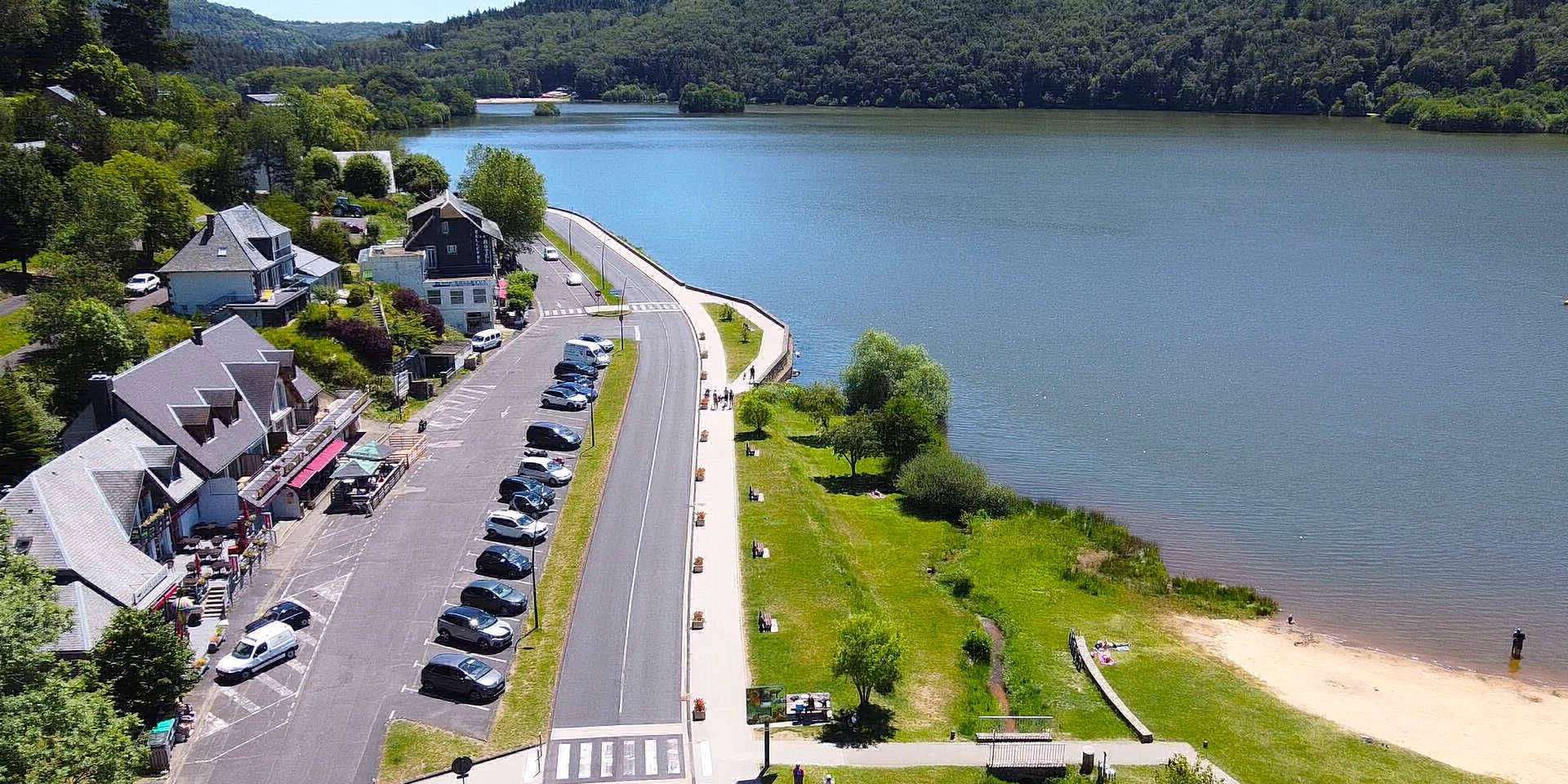 façade de l'hôtel Cosmos de Paris